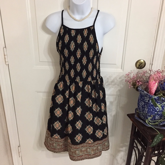 Xhilaration Dresses & Skirts - Exhilaration Shirred  Elastic Summer Dress Size M